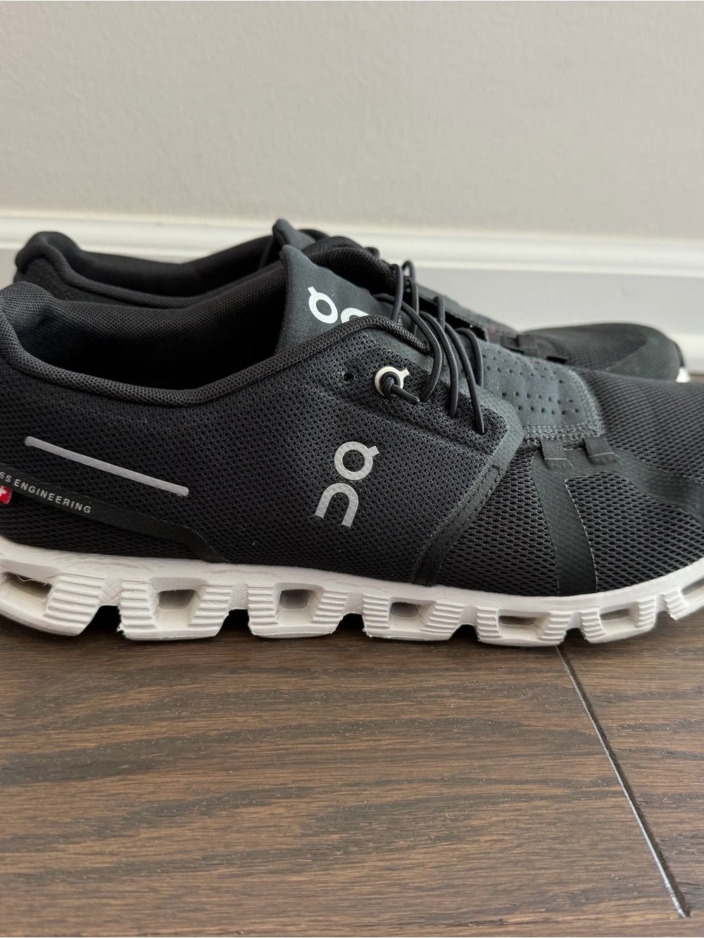 On Cloud 5 Running Shoes - Black with White Sole